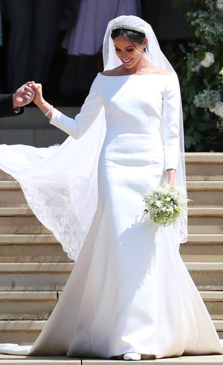 لباس عروسی یقه قایقی مگان مارکل