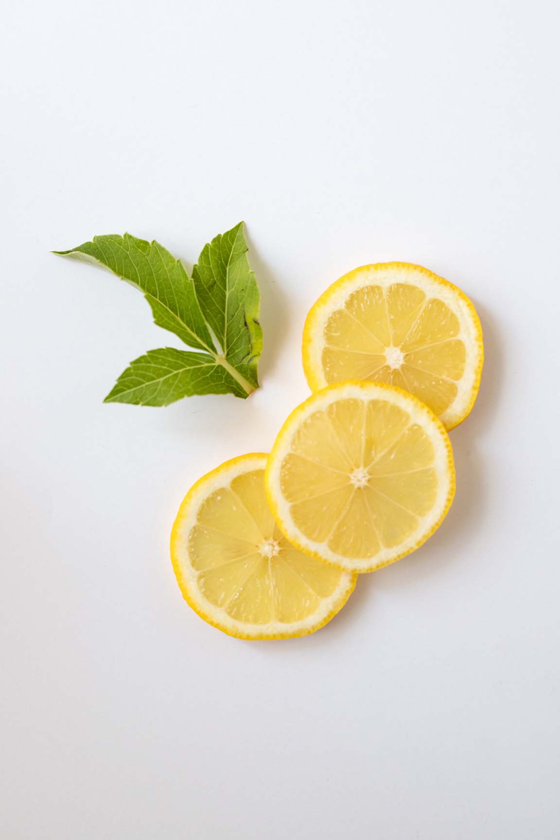روشن کردن پوست با لیمو